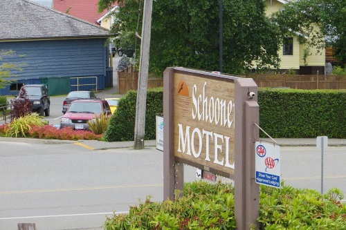 Schooner Motel weg